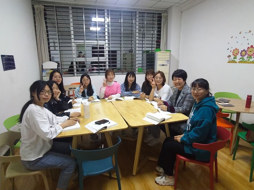 图2读书会现场修改.jpg