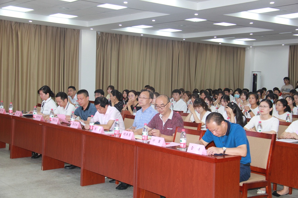图1 活动现场修改.jpg